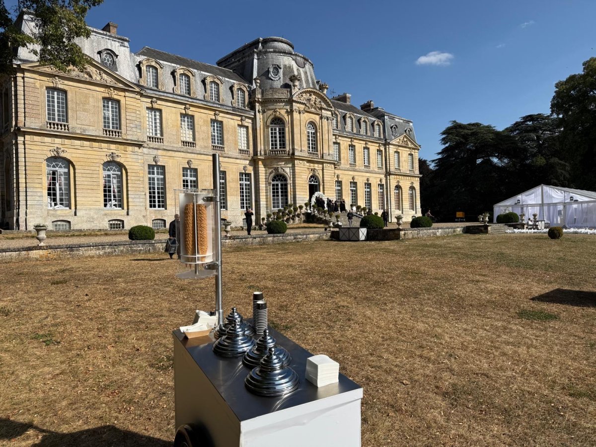 Chariot de glaces mariage Paris : Le guide pour une animation d'exception en 2026
